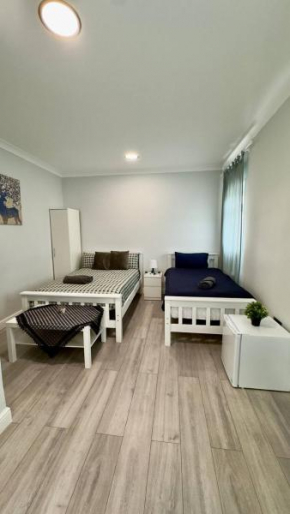 Studio Flat in Acton